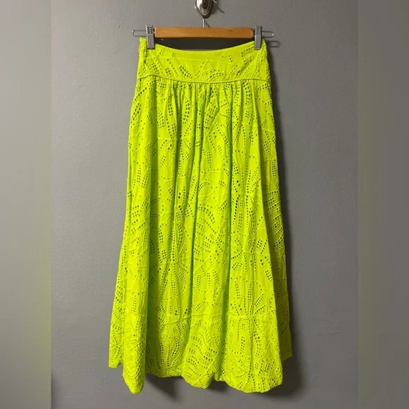 Farm Rio Monstera Eyelet Midi Skirt in Green. Size XXS - Picture 6 of 14
